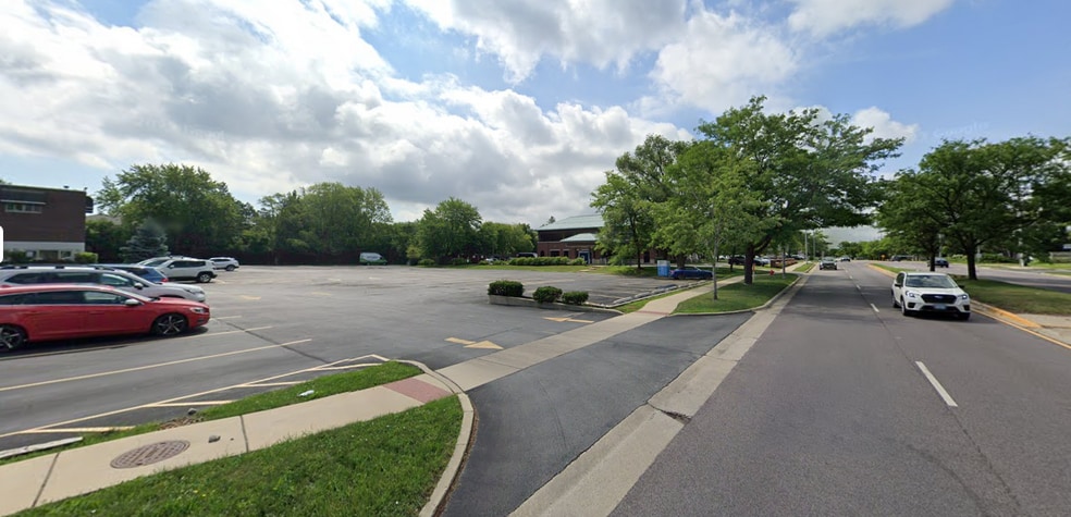 Primary Photo Of 281 Waukegan Rd, Northfield Freestanding For Sale