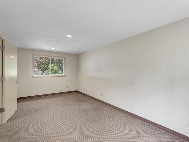 More Photos Of 7522 221st Pl SW, Edmonds Office For Sale