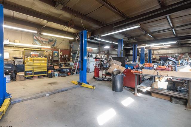 More Photos Of 109 Lodgeville Rd, Bridgeport Auto Repair For Sale