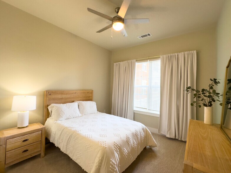 More Photos Of 2200 Carl D Silver Pky, Fredericksburg Apartments For Lease