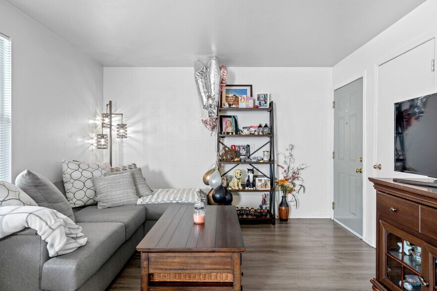 More Photos Of 1805 E Overland Rd, Meridian Apartments For Sale