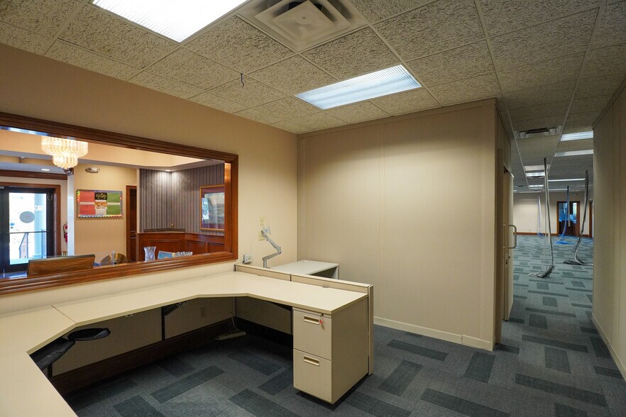 More Photos Of 179 Fairfield Ave, Dayton Office For Sale
