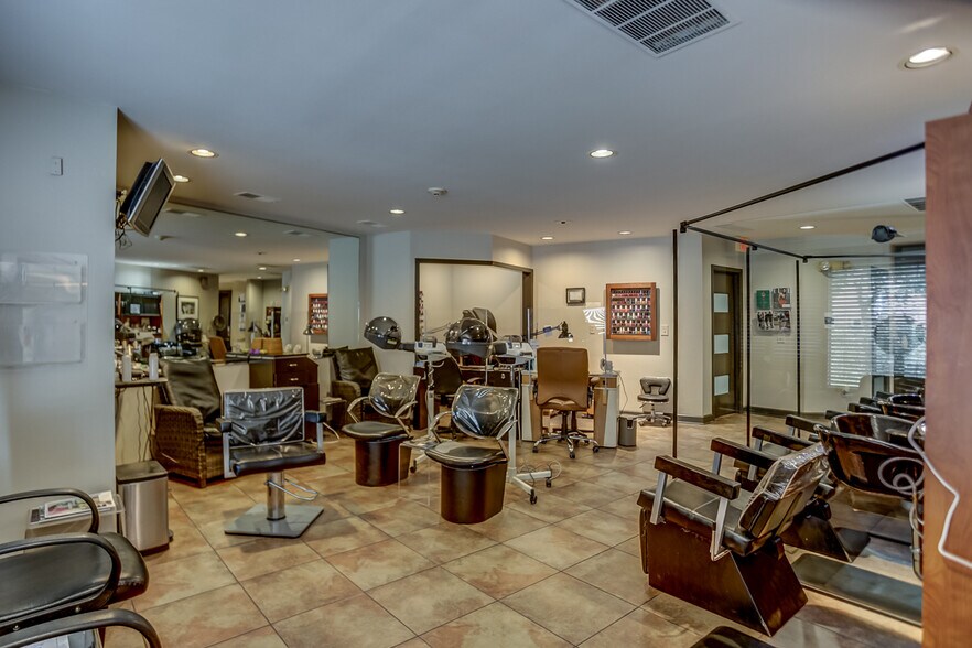 More Photos Of 1086 W Rex Rd, Memphis Freestanding For Sale