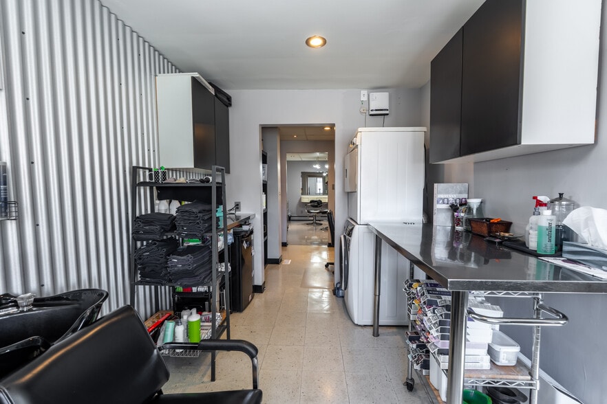 More Photos Of 219 Lochiel St, Sarnia General Retail For Sale