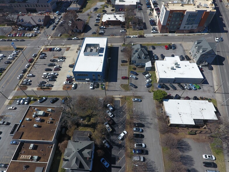 More Photos Of 341 21st Ave N, Nashville Office For Lease