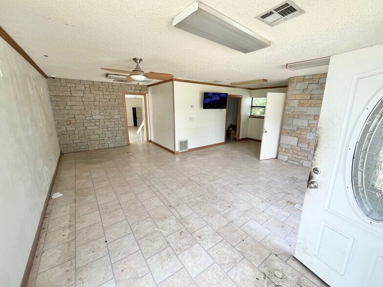 More Photos Of 37605 W 45th St, Shawnee Warehouse For Sale