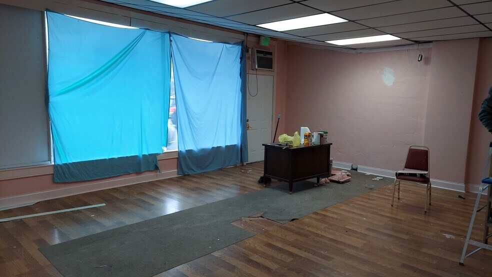 More Photos Of 2401 W Cervantes St, Pensacola General Retail For Sale