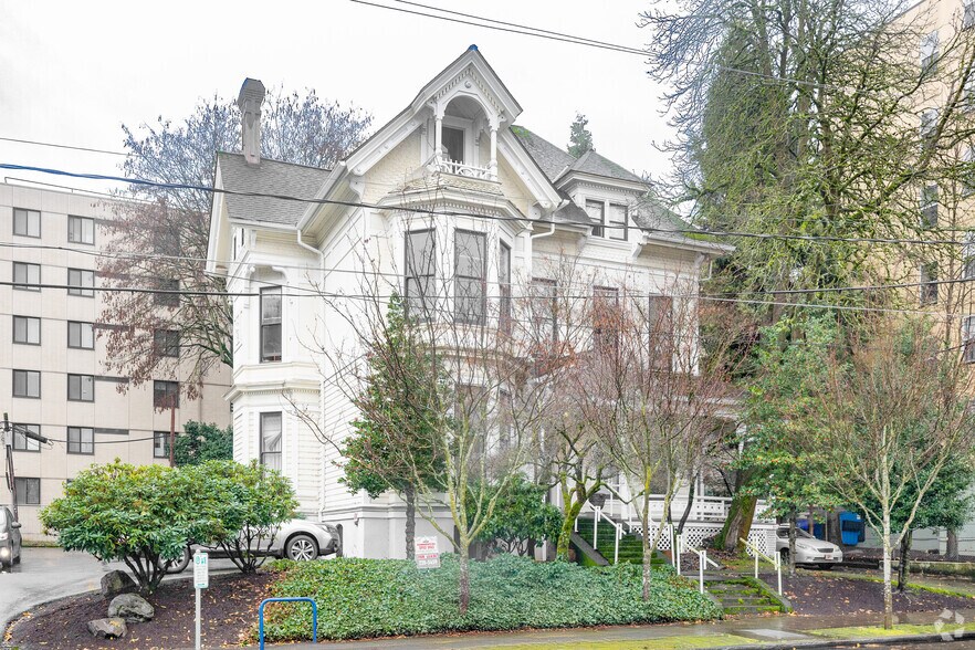 Primary Photo Of 1962 NW Kearney St, Portland Coworking Space