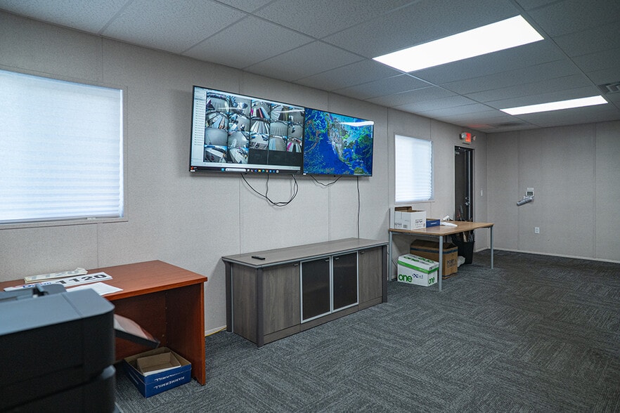 More Photos Of 14437 Euclid Ave, Ontario Land For Lease