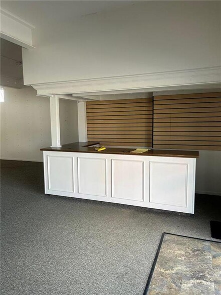 More Photos Of 1710 MacArthur Rd, Whitehall Storefront Retail Office For Lease