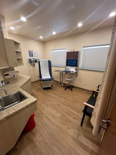 More Photos Of 175 N 1st St, Lander Healthcare For Lease