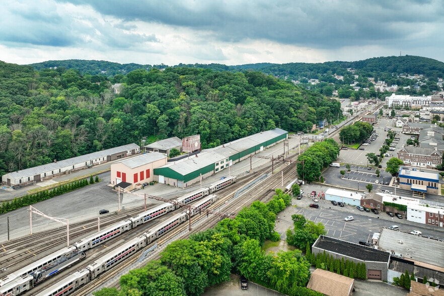 More Photos Of 126 E Dickerson St, Dover Warehouse For Sale