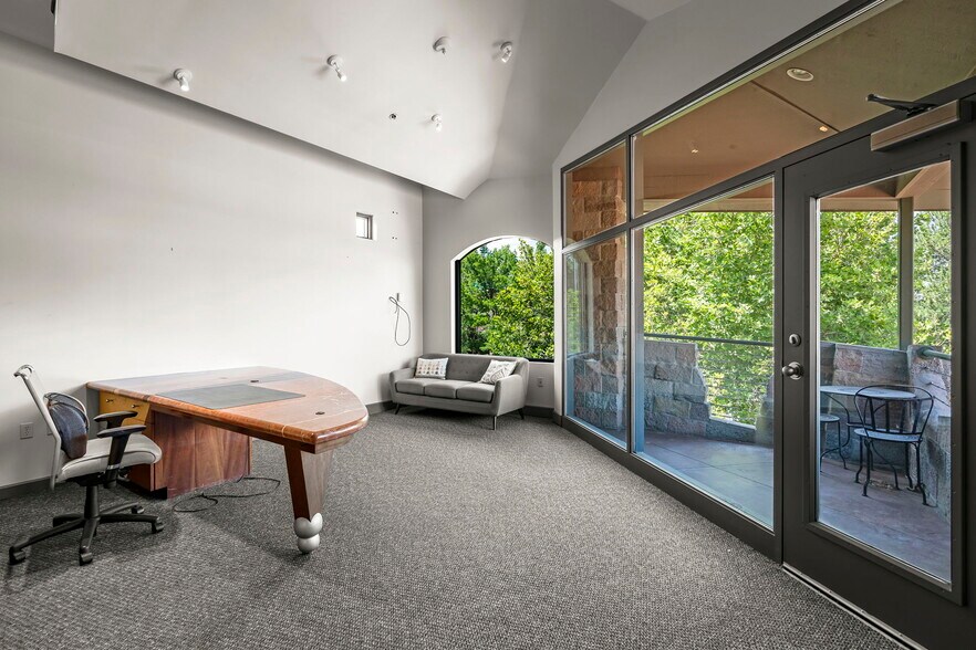 More Photos Of 6160 Plumas St, Reno Office For Sale