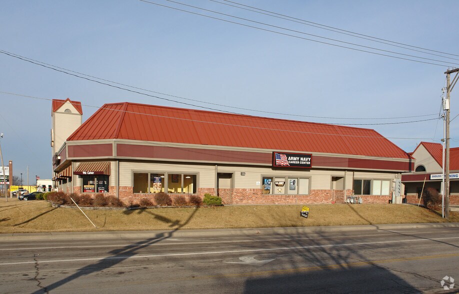 More Photos Of 2223-2323 Louisiana St, Lawrence Unknown For Lease