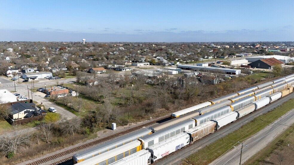 More Photos Of 919 W 2nd St, Taylor Land For Sale