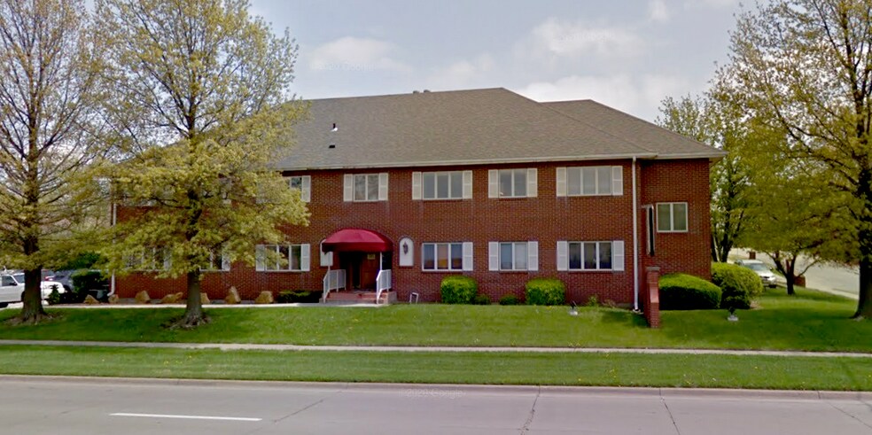 More Photos Of 990 SW Fairlawn Rd, Topeka Office For Lease