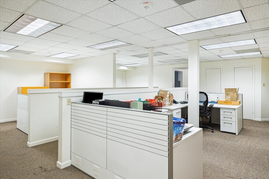More Photos Of 1110 Lovett Blvd, Houston Office For Sale