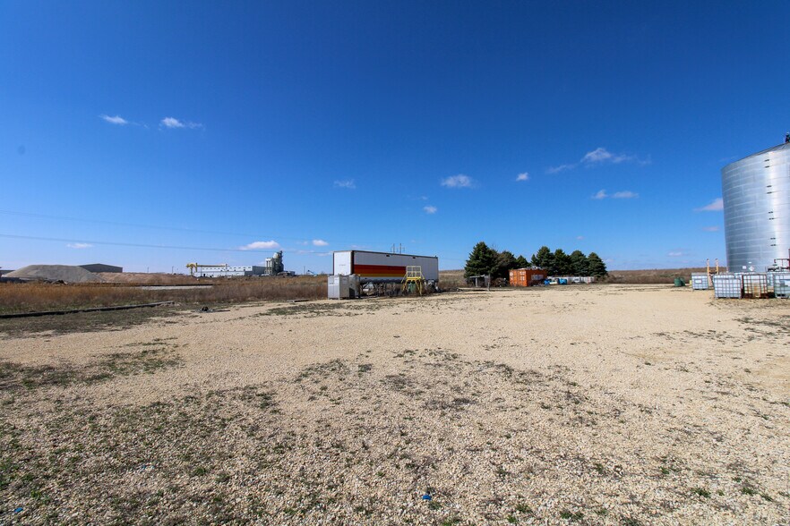 More Photos Of 5640 44th Ave S, Clinton Industrial For Sale
