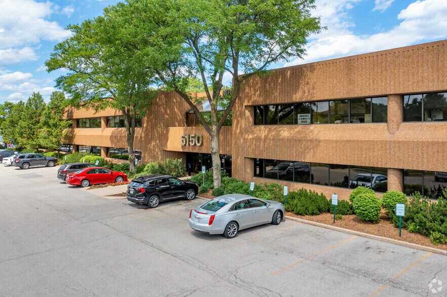 More Photos Of 5150 N Port Washington Rd, Glendale Office For Lease