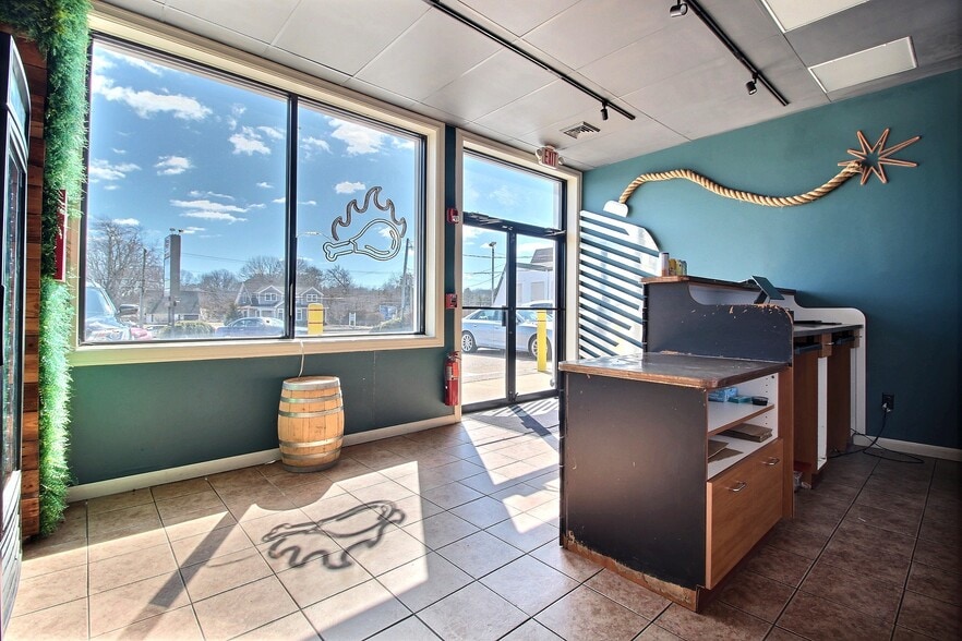 More Photos Of 240 Post Rd, Westerly Storefront Retail Office For Lease