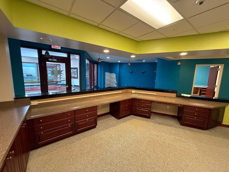 More Photos Of 39525 14 Mile Rd, Novi Medical For Lease