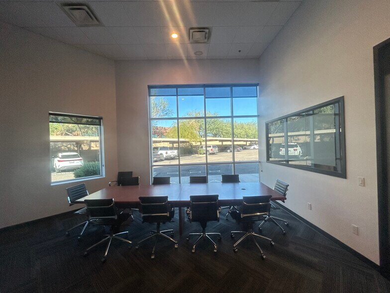 More Photos Of 8388 E Hartford Dr, Scottsdale Light Manufacturing For Lease