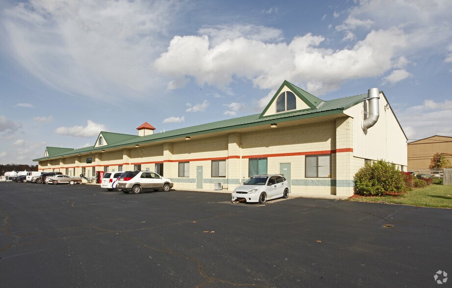 More Photos Of 10971-10999 Hi Tech Dr, Whitmore Lake Warehouse For Lease