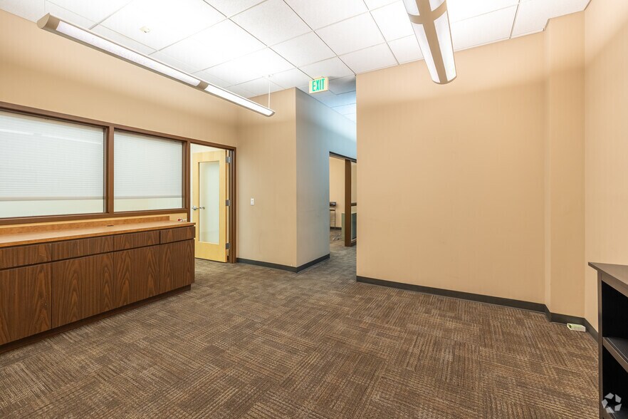 More Photos Of 4000 Quebec St, Denver General Retail For Sale