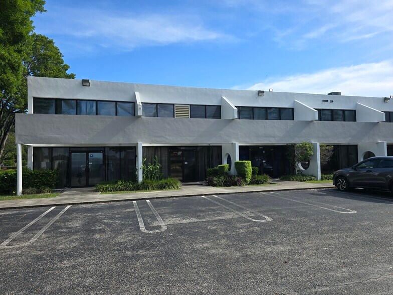 More Photos Of 11917-11929 W Sample Rd, Coral Springs Warehouse For Lease