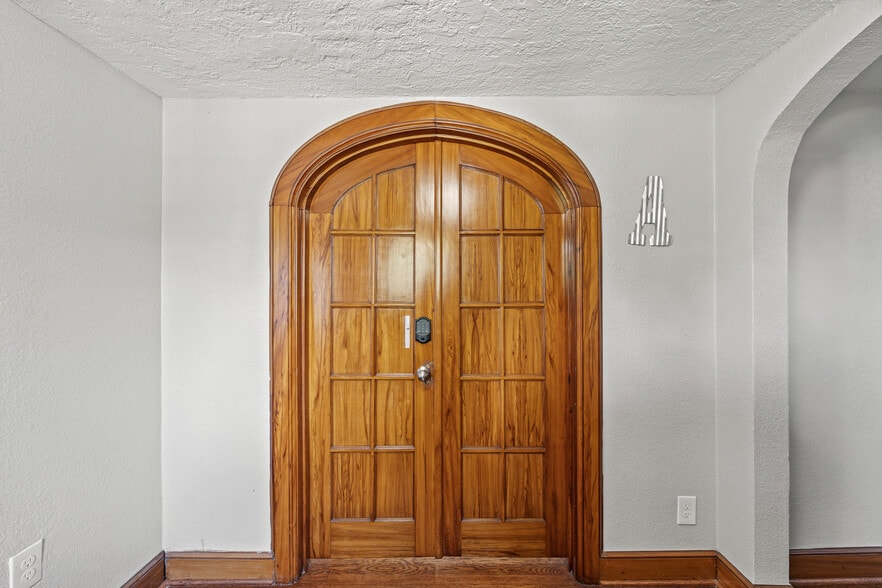 More Photos Of 2512 Calumet St, Houston Apartments For Sale