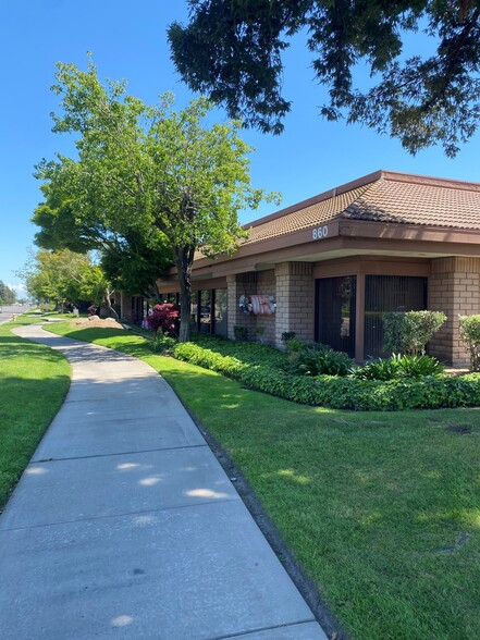 Primary Photo Of 860 W Olive Ave, Merced Office For Sale