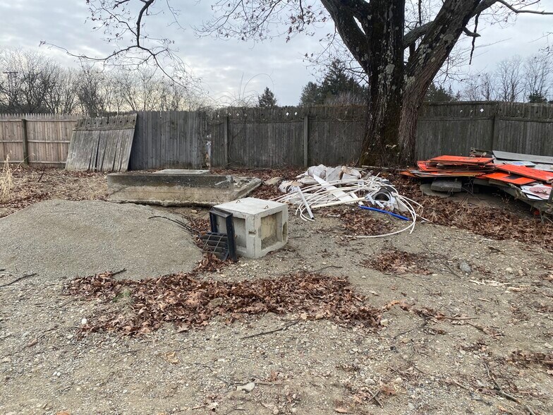 More Photos Of 137 Overlook Rd, Poughkeepsie Warehouse For Lease