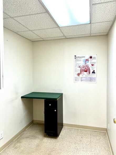 More Photos Of 116 Broadway, Amityville Office For Lease