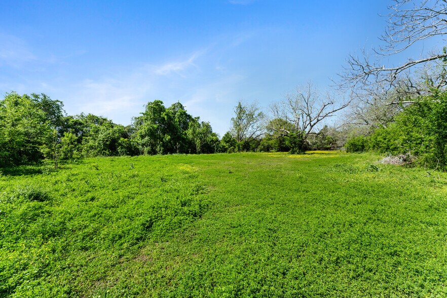 More Photos Of 0 FM 1161, Hungerford Land For Sale