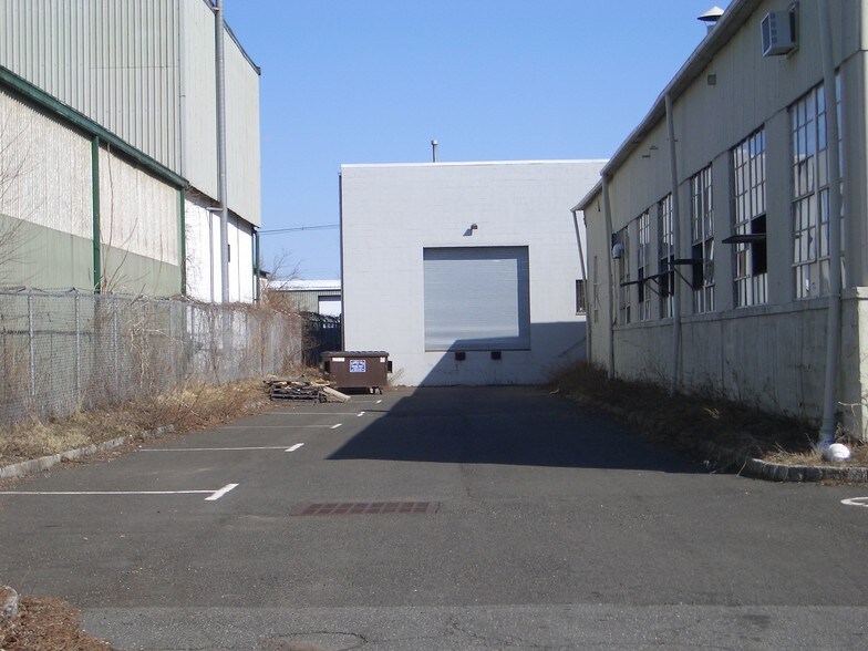 More Photos Of 134 N 10th St, Kenilworth Warehouse For Lease