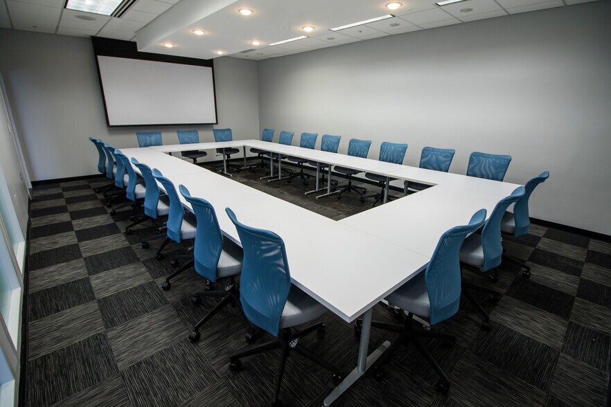 More Photos Of 8401 Corporate Dr, Landover Office For Lease