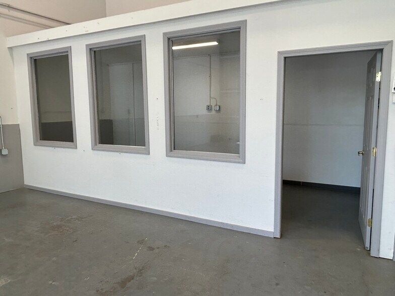 More Photos Of 27 Kondelin Rd, Gloucester Warehouse For Sale