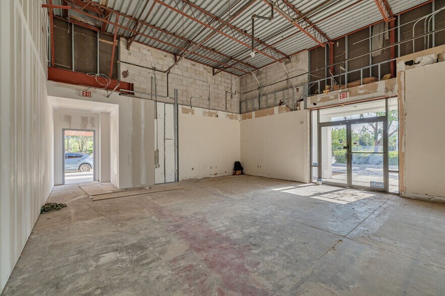 More Photos Of 5501-5555 Roosevelt Blvd, Clearwater Unknown For Lease