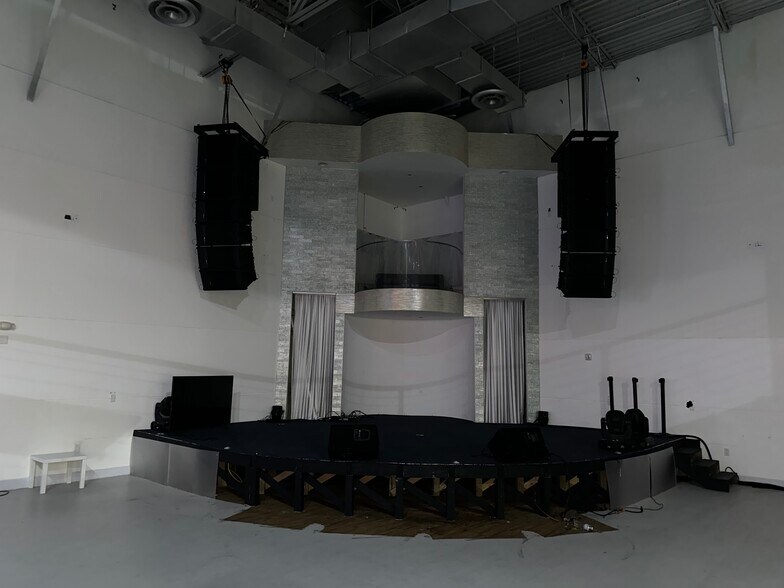 More Photos Of 6401-6445 Raleigh St, Orlando Freestanding For Lease