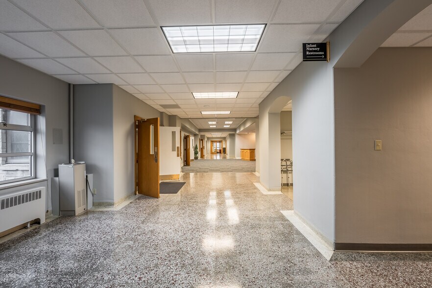 More Photos Of 327 S Smithville Rd, Dayton Religious Facility For Sale