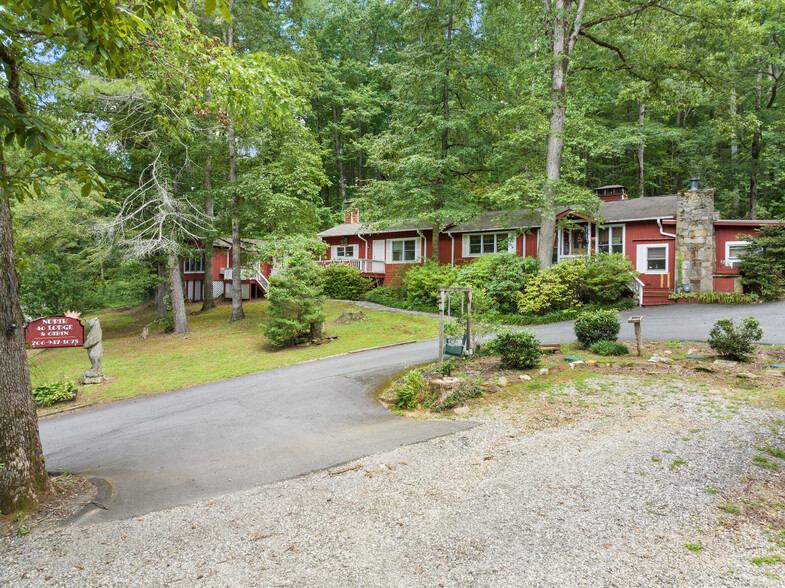 Primary Photo Of 15702 Highway 197 N, Clarkesville Hospitality For Sale