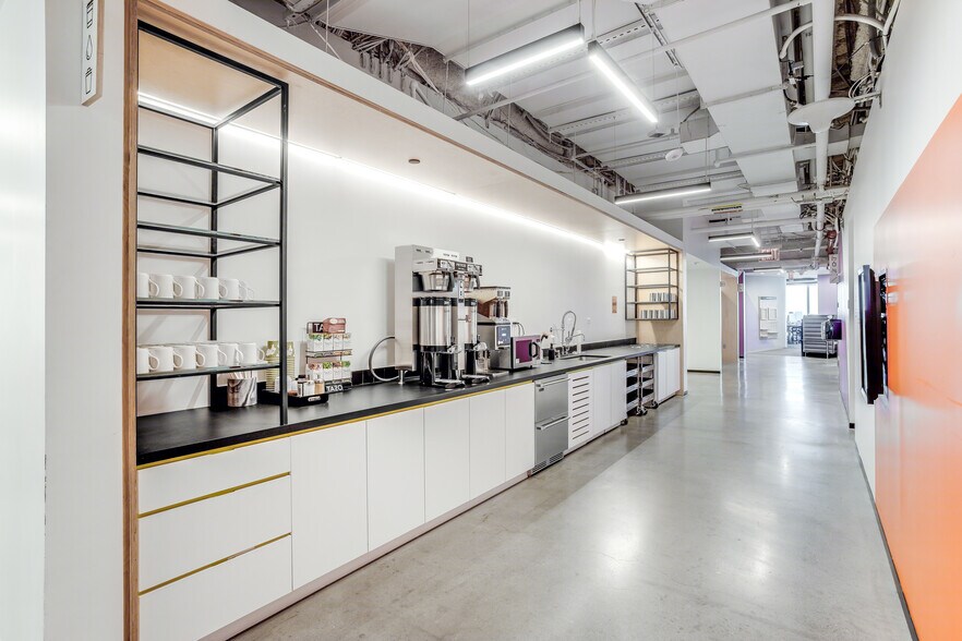 More Photos Of 4 World Trade Center, New York Office For Lease