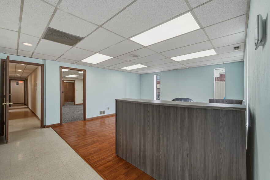 More Photos Of 3122 7th Ave, Charleston Office For Sale