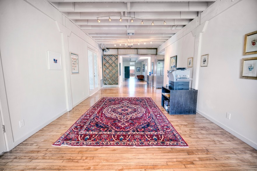 More Photos Of 2409 Commerce St, Houston Freestanding For Lease