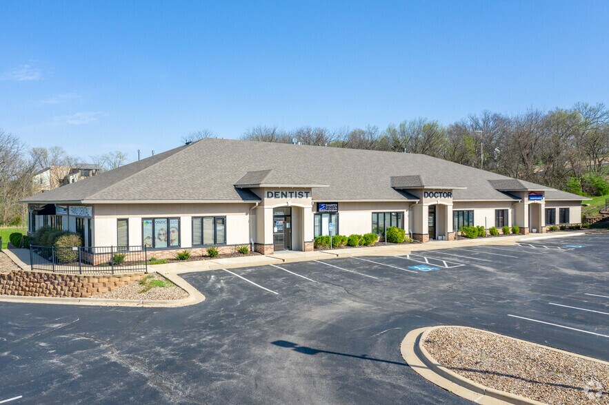 Primary Photo Of 21620-21628 Midland Dr, Shawnee Office For Sale