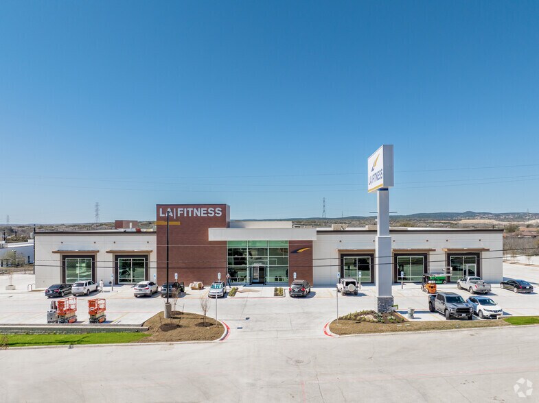 More Photos Of 9955 Braun Rd, Helotes Health Club For Sale