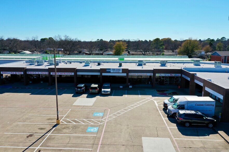 More Photos Of 1730 W Randol Mill Rd, Arlington Unknown For Lease