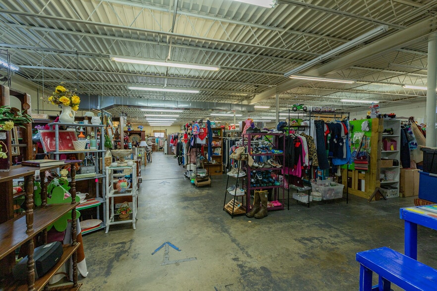 More Photos Of 4140 Hamilton Rd, Columbus Flex For Sale