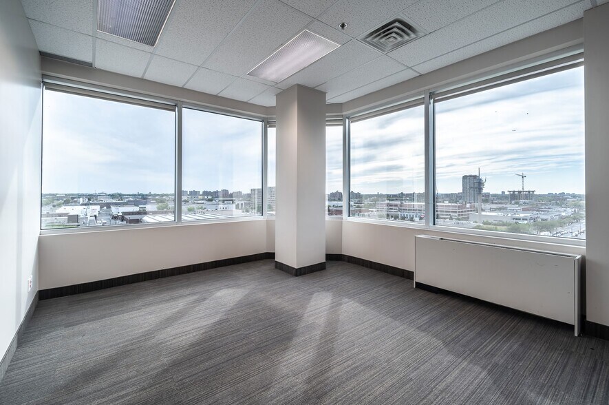 More Photos Of 9001 Boul De L'acadie, Montréal Office For Lease