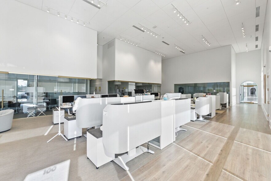 More Photos Of 6231 E Stassney Ln, Austin Warehouse For Lease